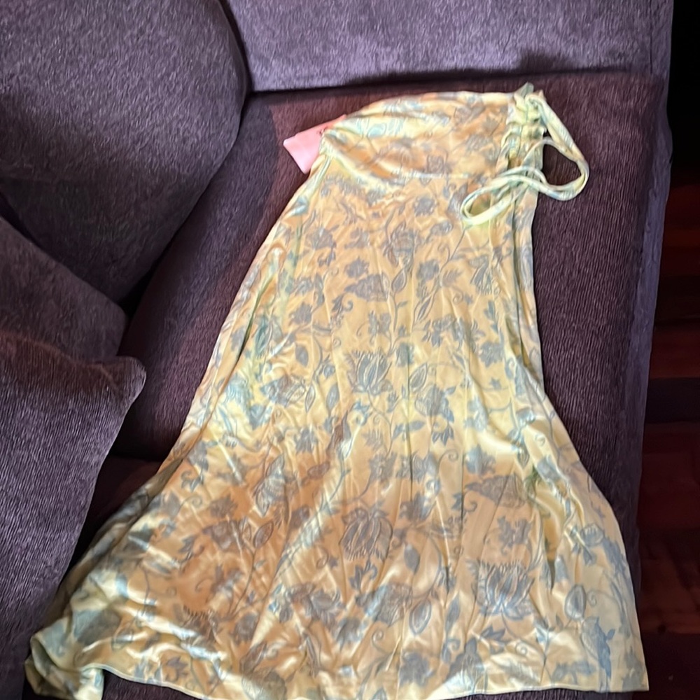 Patagonia W’s Kamal skirt/convertible halter dress lime green. NWT